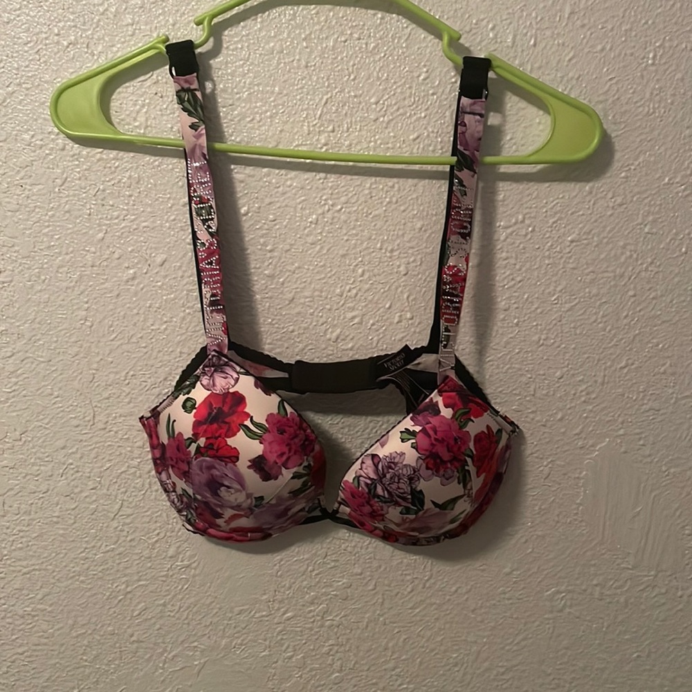 NWOT Victoria Secret Bombshell Bra